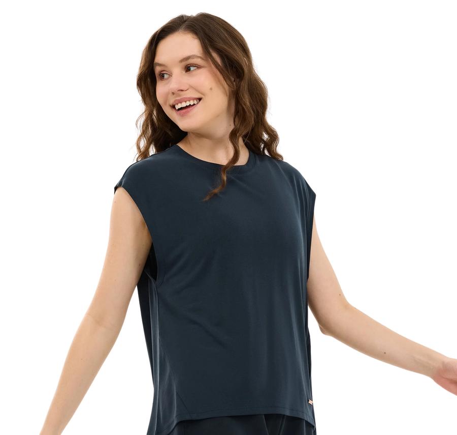 Skechers W Soft Touch Loose Fit Kadın T-Shirt Siyah Skechers W Soft Touch Loose Fit Kadın T-Shirt Siyah