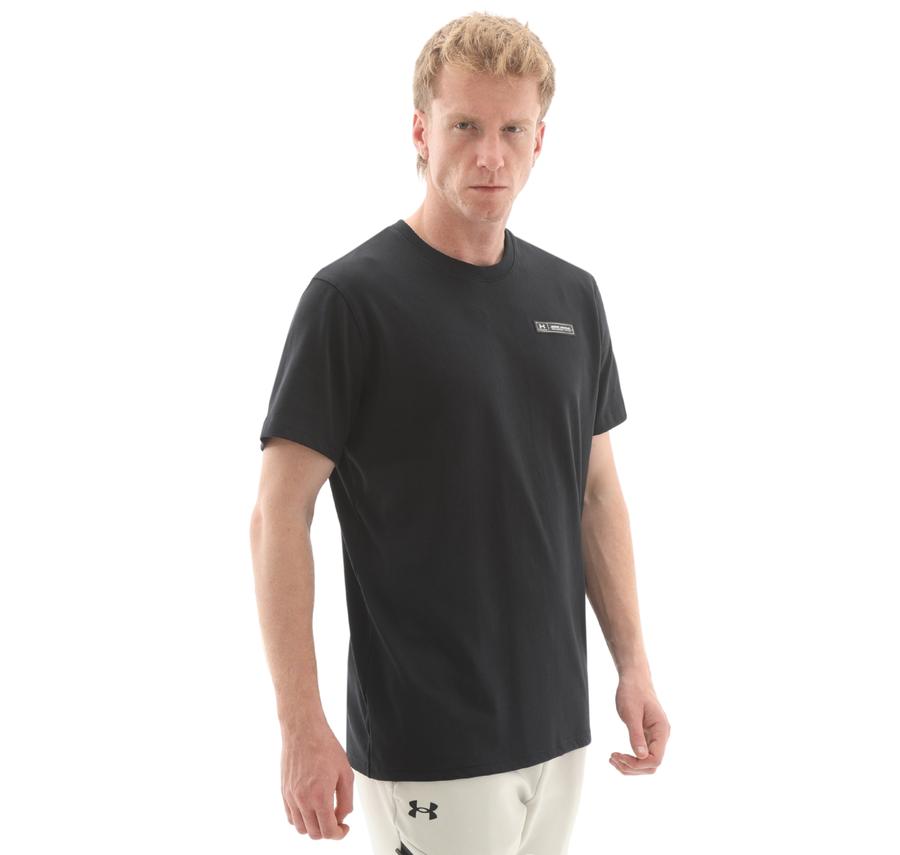 Under Armour Ua Hw Armour Label Ss Erkek T-Shirt Siyah Under Armour Ua Hw Armour Label Ss Erkek T-Shirt Siyah