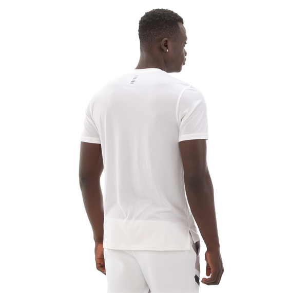 Under Armour Ua Launch Shortsleeve Erkek T-Shirt Beyaz Under Armour Ua Launch Shortsleeve Erkek T-Shirt Beyaz