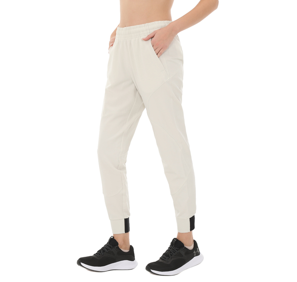 Under Armour Ua Unstoppable Jogger Kadın Eşofman Altı Beyaz Under Armour Ua Unstoppable Jogger Kadın Eşofman Altı Beyaz